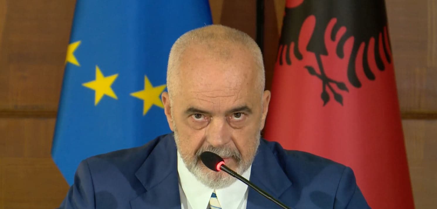 “Njerëzit e thjeshtë në burg për një mur, pasanikët e kullave amnistohen!”/ Rama i përgjigjet qytetarit: Blejnë drejtësinë!  