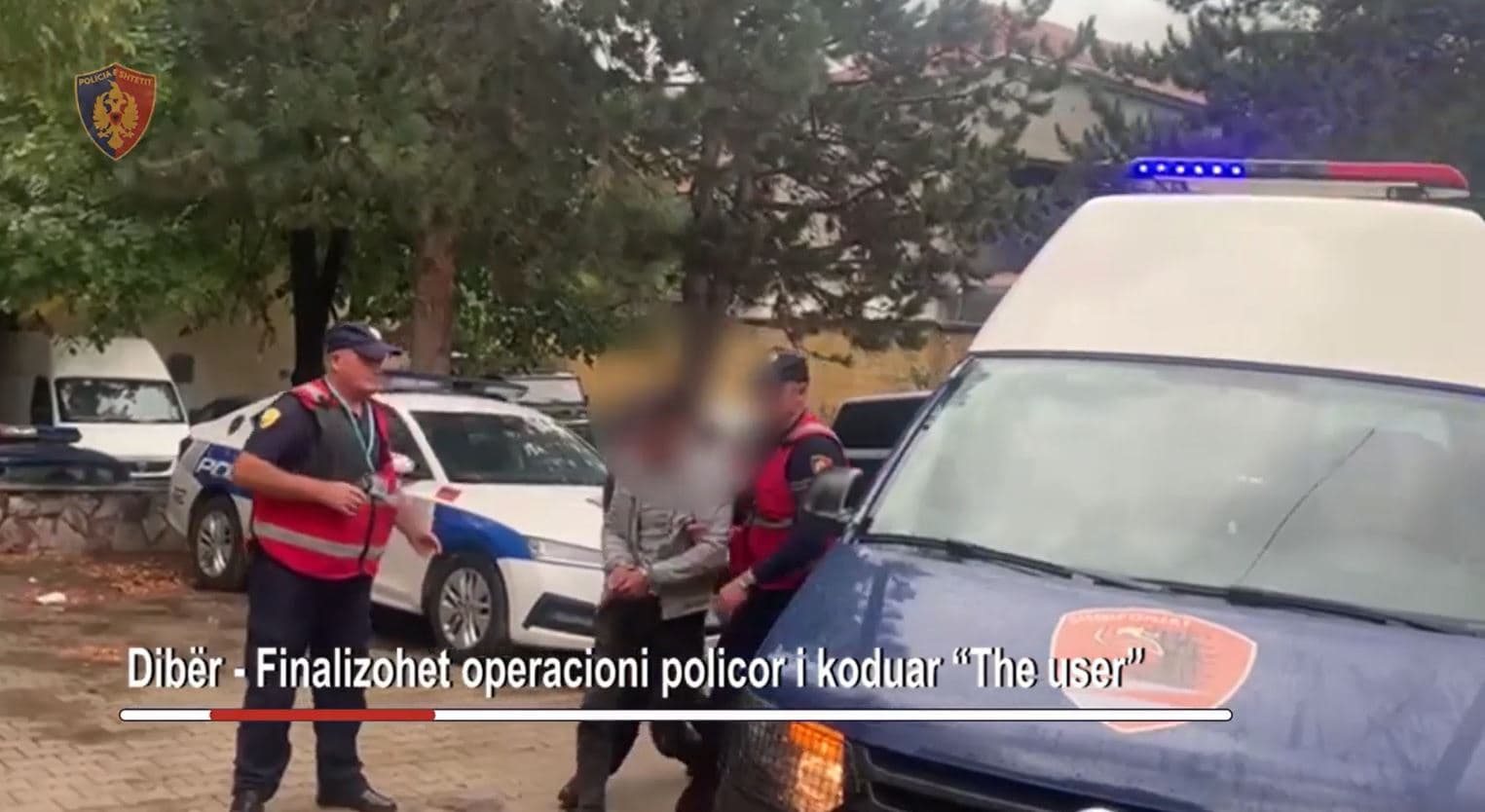 Mbante armë dhe municion luftarak në banesë, pranga 31-vjeçarit në Dibër