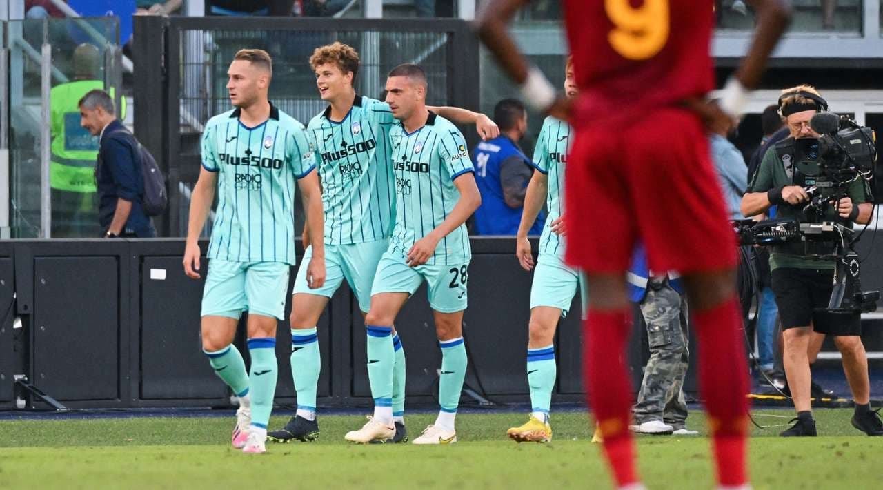 Roma humb në shtëpi, Atalanta merr kreun e renditjes (VIDEO)