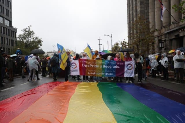 Parada e krenarisë/ Tetë shqiptarë të komunitetit LGBT sulmohen fizikisht në Beograd