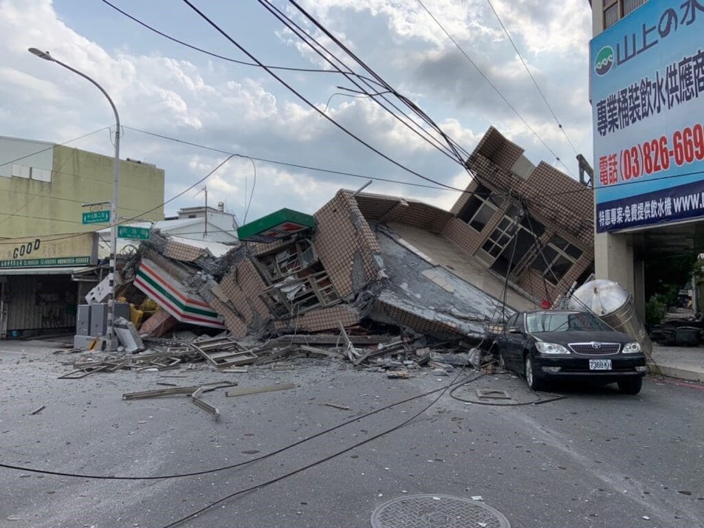 Tërmeti 6.9 ballë godet Tajvanin, alarm për tsunami