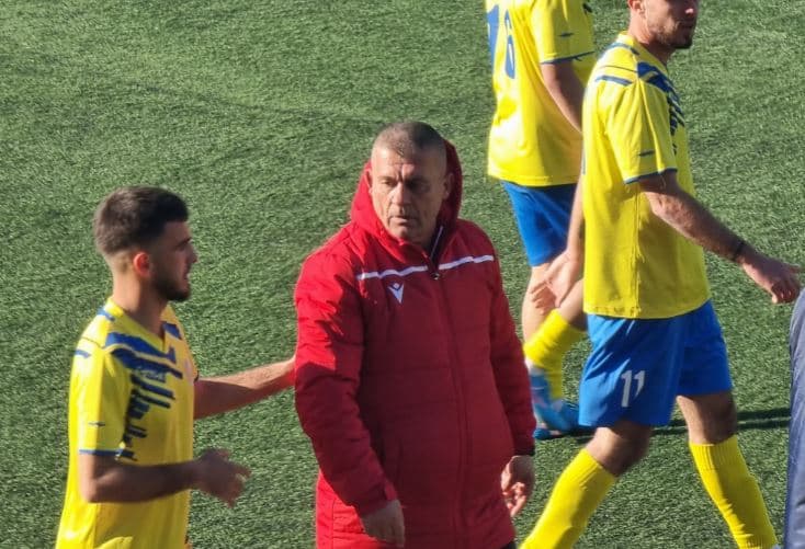 Trajneri jep dorëheqjen nga drejtimi i skuadrës në Kategorinë e Parë
