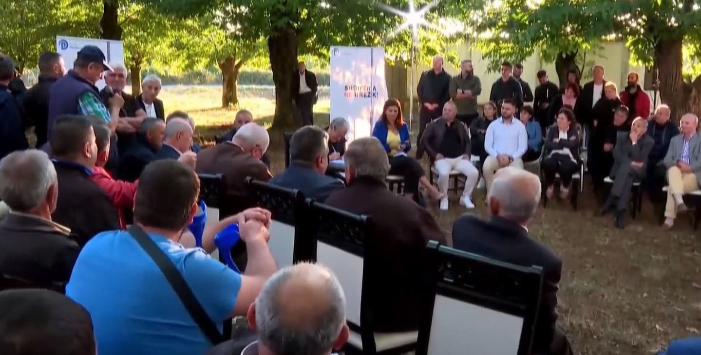 Berisha takim me banorët e Pukës: Qeveria e përdor varfërinë si mjet për të nënshtruar njerëzit