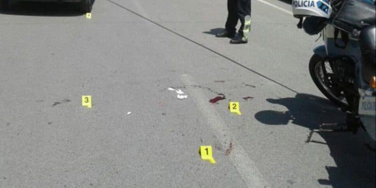 Mjeti përplas këmbësoren në Durrës, 18-vjeçarja përfundon në spital
