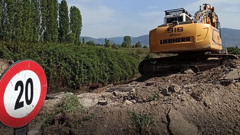 Video/ Nis ndërtimi i urës së “vdekjes” në Fushë Kuqe