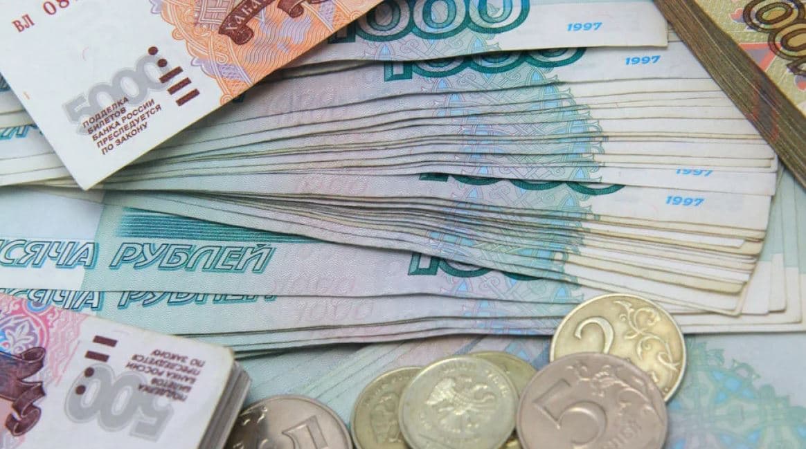 Shpalli mobilizim të pjesshëm në luftë, rubla bie pas fjalimit të Putin