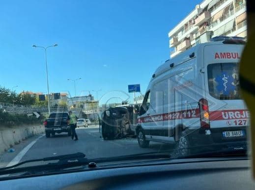 Aksident tek "Unaza e Re", dyshohet për të plagosur