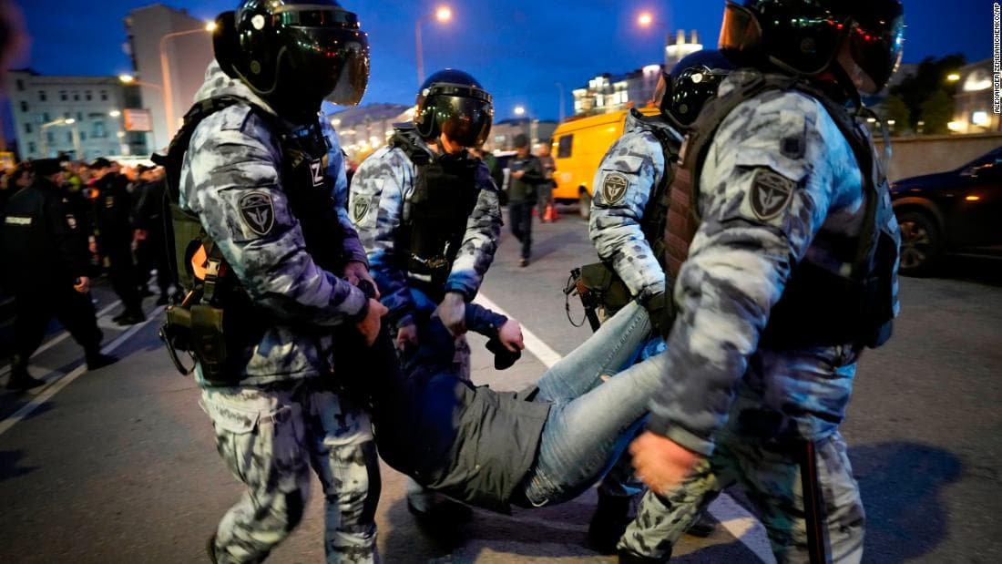 Mobilizimi për luftë, arrestohen 1300 persona në Rusi