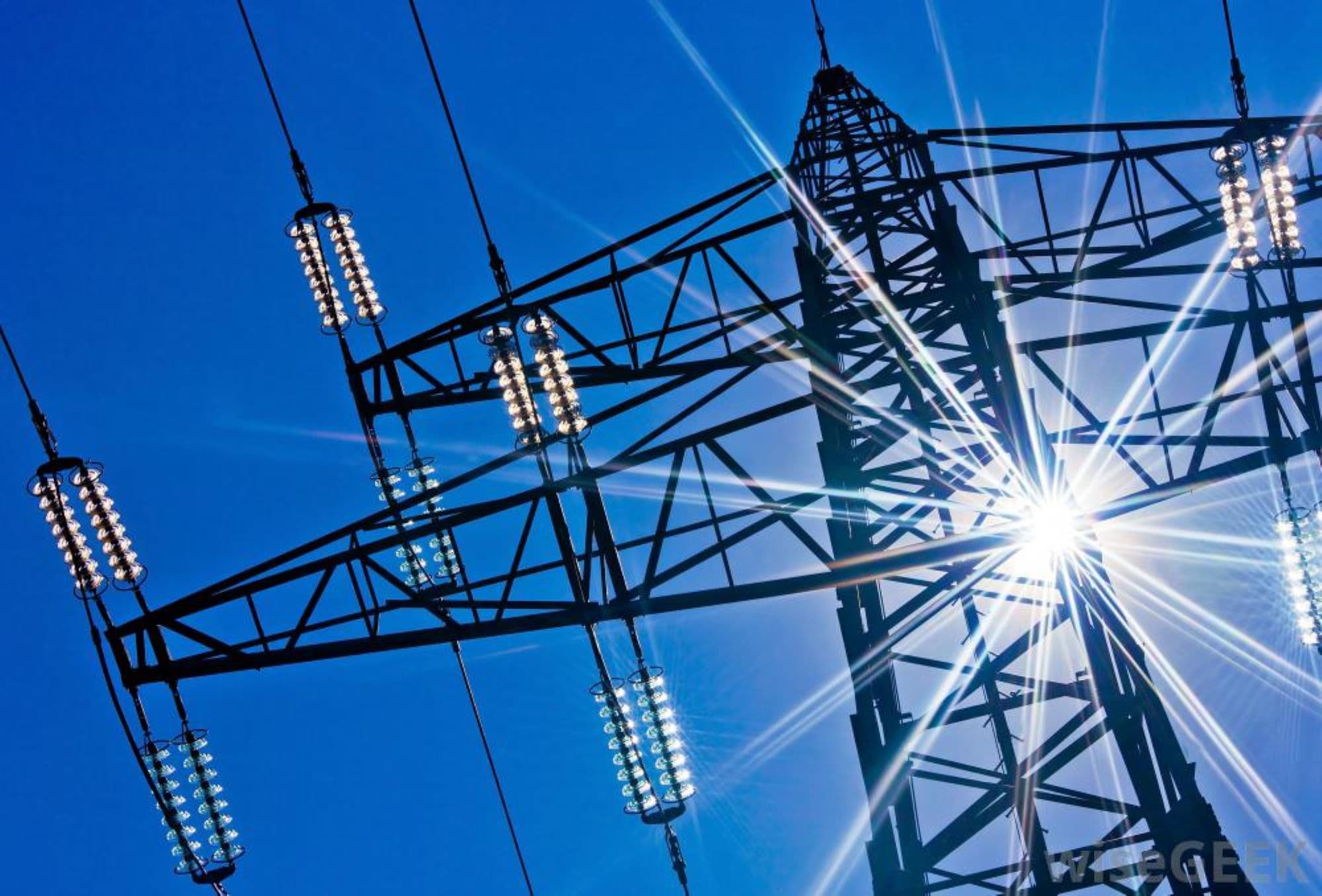 ERE diskuton sot çmimin e energjisë për 2023-2025 dhe për familjarët mbi 800 kWh