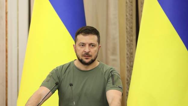 Zelensky: Na ndihmoni të shkatërrojmë pushtuesit