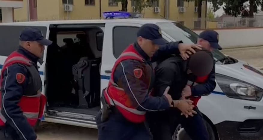 U kap duke transportuar emigrantë të paligjshëm, arrestohet 44-vjeçari në Kukës