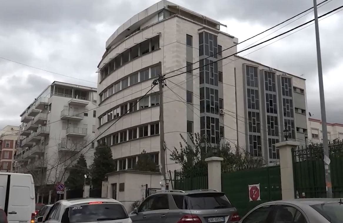  Prokurori distancohet nga mënyra e ekzekutimit të urdhër-arrestit ndaj mjekut të Traumës (VIDEO)