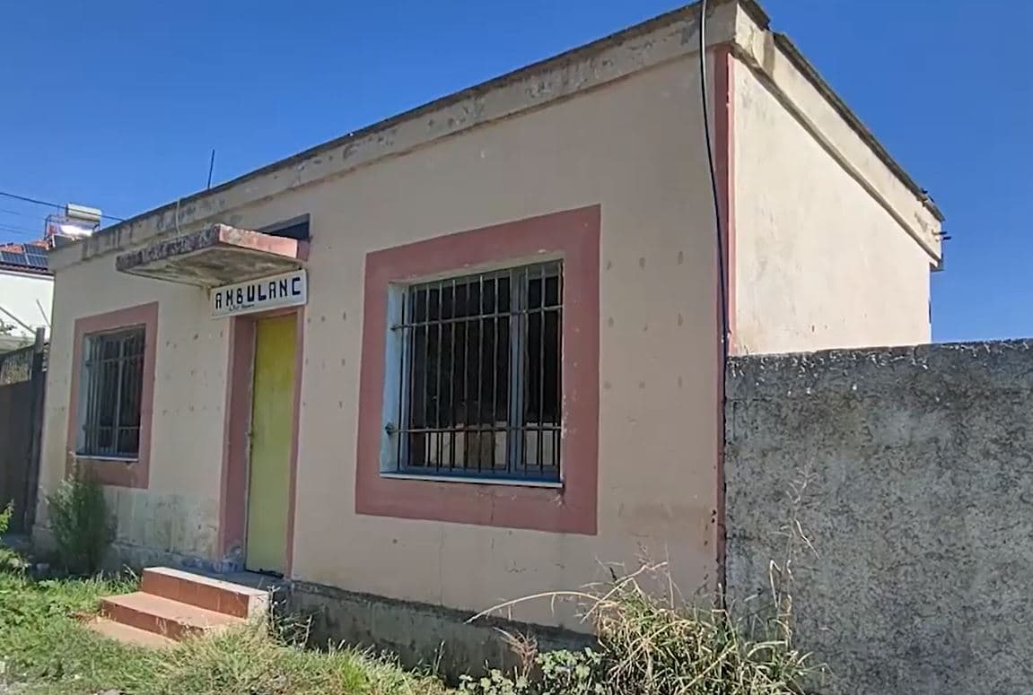 Pa mjekë, qendra shëndetësore tre vite e kyçur (VIDEO)