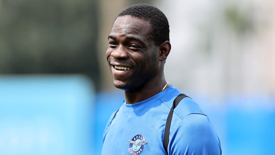 Balotelli zhgënjen në Zvicër, përgatitet rikthimi në Itali