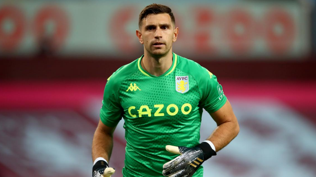               Manchester United i shkel syrin Emiliano Martinezit 