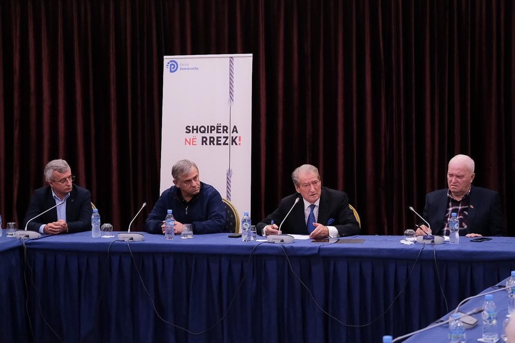 Berisha: Vendi në rrokullisje ekonomike! Ata që i kënduan Ramës në tunel, u shpërblyen me 23 milionë lekë