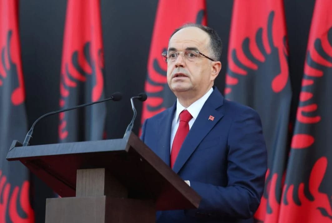 Presidenti Begaj dënon shkeljen e integritetit territorial të Ukrainës