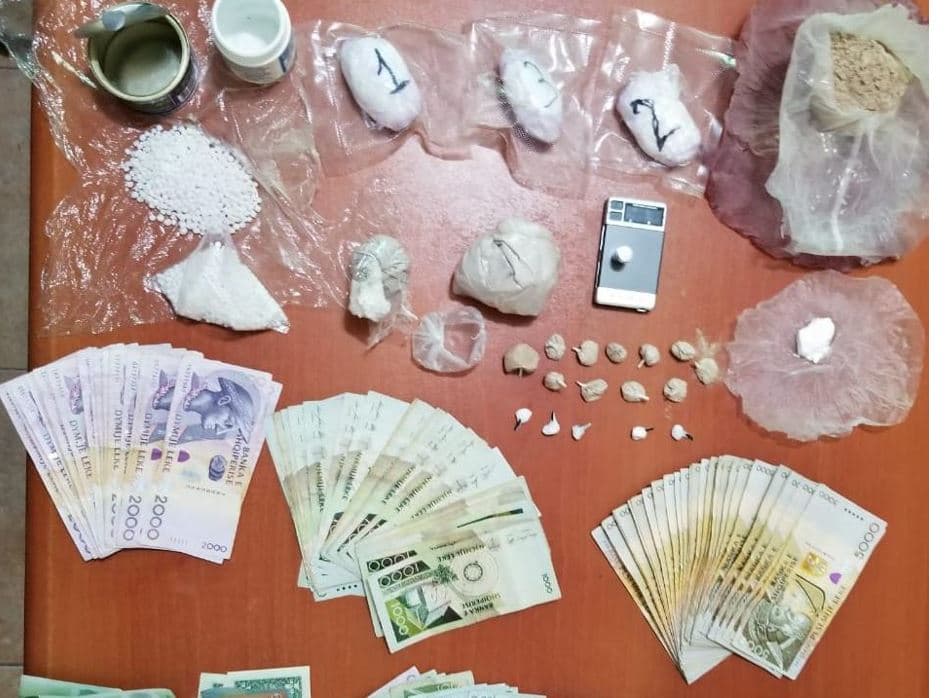 Shpërndanin kanabis dhe kokainë, arrestohen tre persona në Tiranë