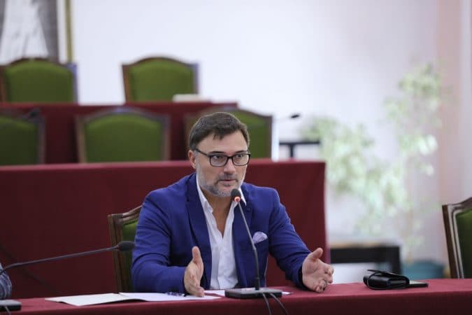 Mbledhja për territorialen/ Grupi parlamentar i Alibeajt propozon 94 bashki
