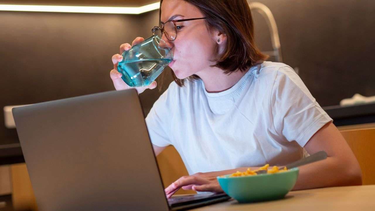 Nuk mund të humbni peshë? Bëni mirë të hiqni dorë nga ky zakon i keq