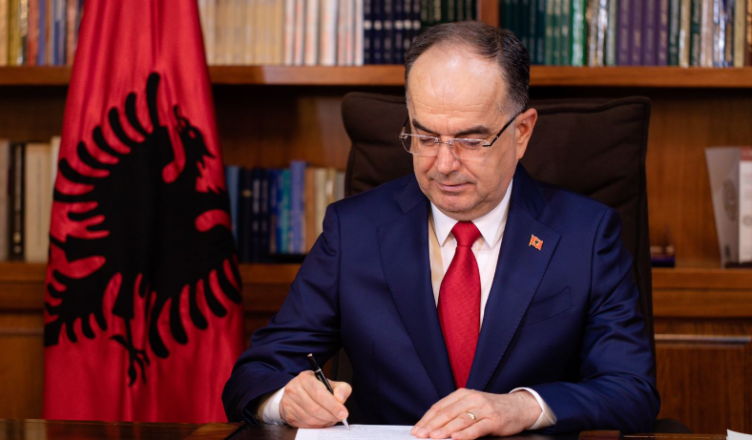 Presidenti Begaj thërret palët politike për datën e zgjedhjeve lokale