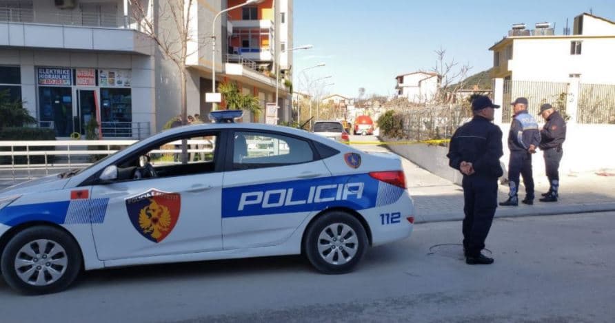 Transportonte emigrantë të paligjshëm dhe nuk iu bind urdhrit të policisë, arrestohet 22-vjeçari në Himarë