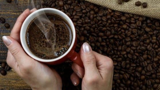 Pirja e kafesë çdo ditë ju zgjat jetën
