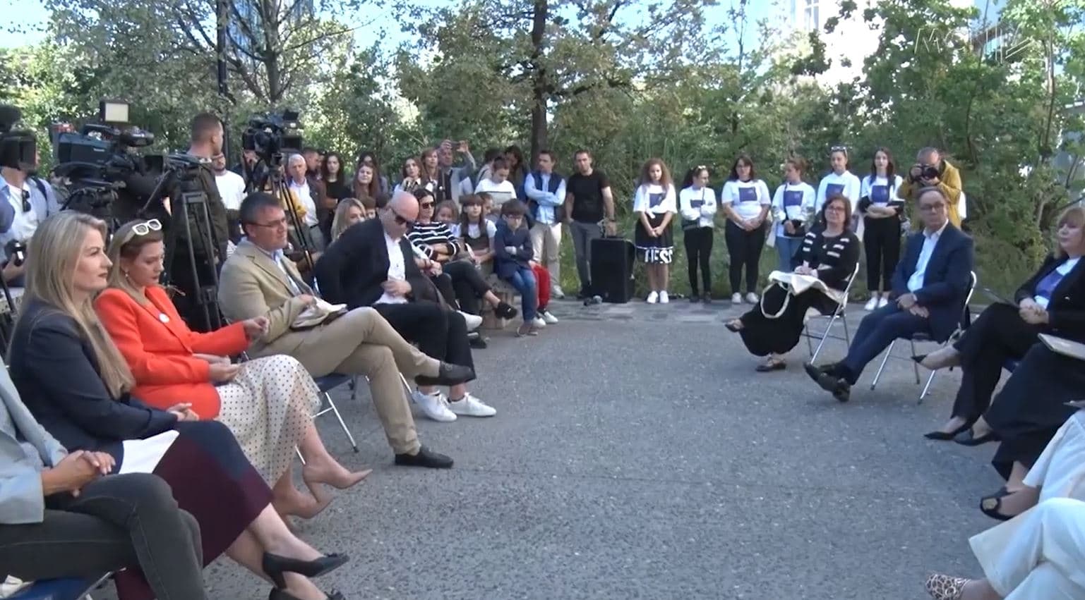 Muaji i leximit, librat në arka bananesh (VIDEO)