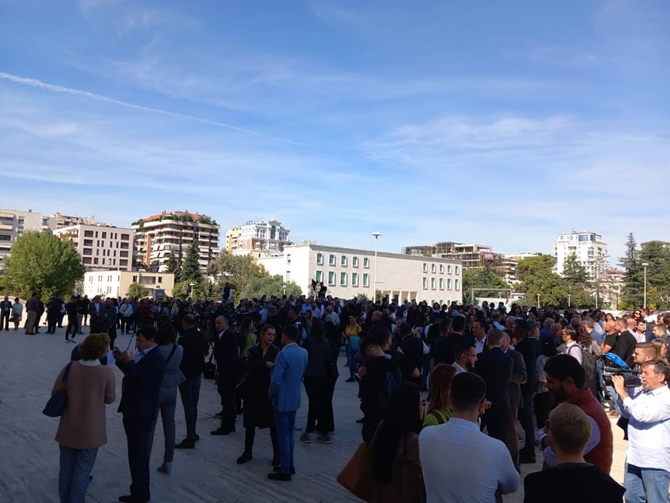 Meta solidaritet me protestën e pedagogëve: Kërkesat për rritjen e pagave, plotësisht të realizueshme