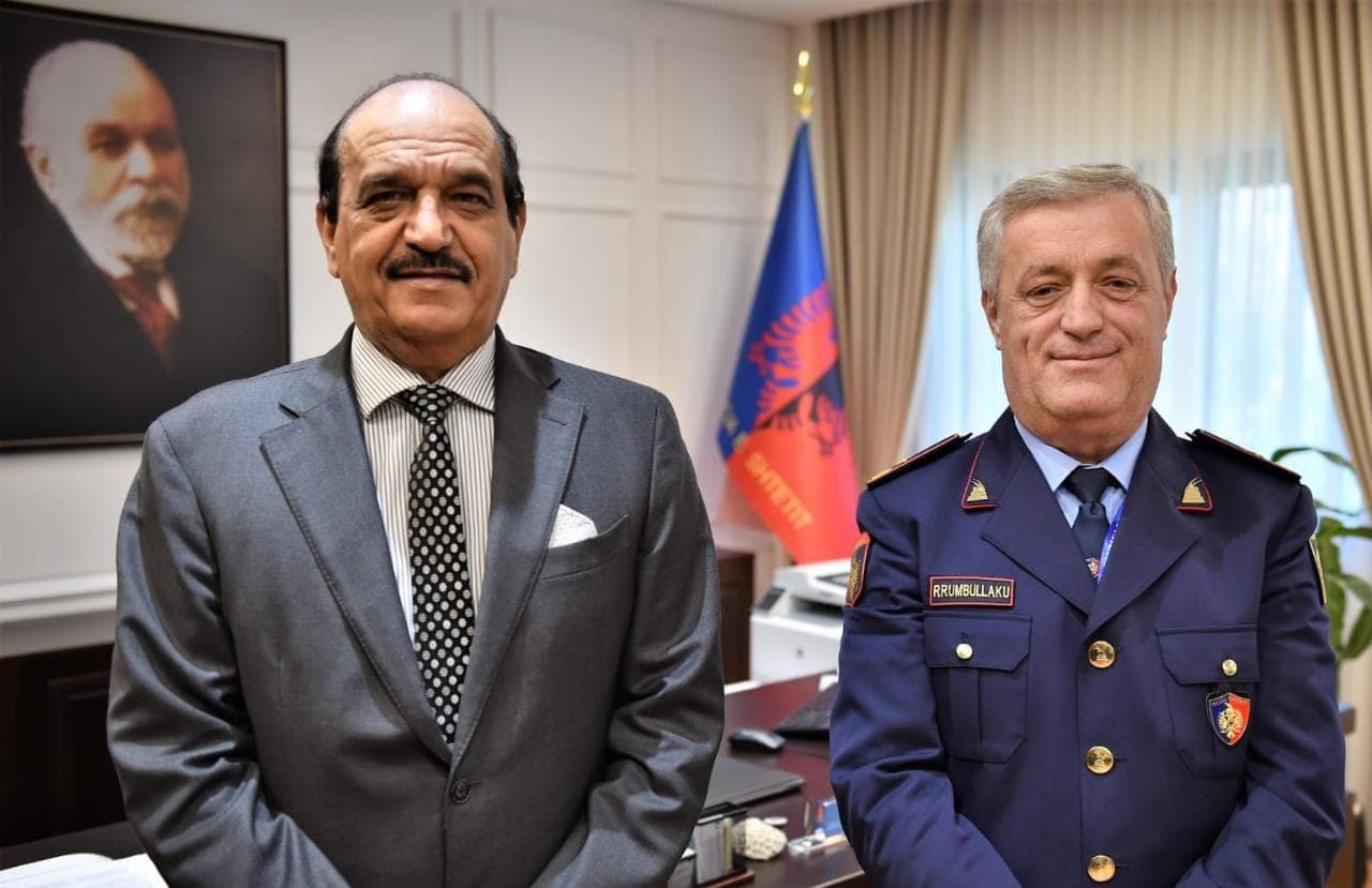 Ambasadori i Katarit i ofron Rrumbullakut ndihmë në fushën e krimeve kibernetike dhe kamera trupi për Policinë