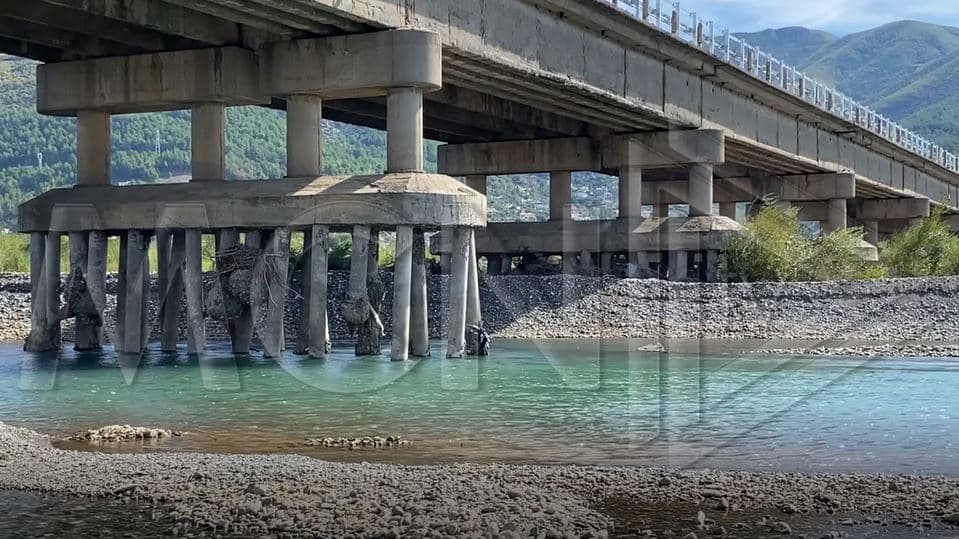 Video/ Ura e vjetër e Milotit rrezikon shembjen, qeveria indiferente