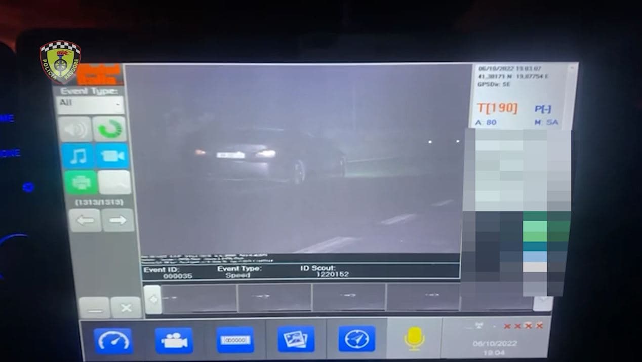 Qarkullonte me shpejtësi 190 km/orë dhe nën efektin e drogës, arrestohet 25-vjeçari në Tiranë