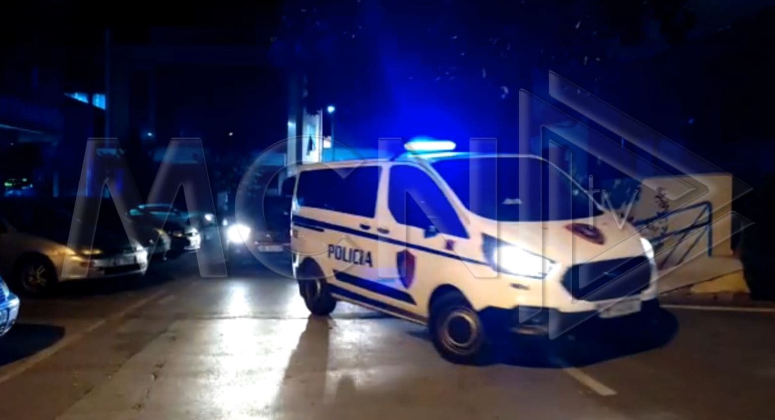 Dyshime se fshihen persona në kërkim, FNSH kontrolle në disa banesa në Elbasan (VIDEO)