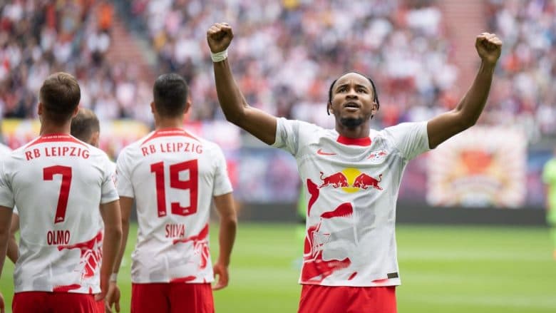 Po shkëlqen në Bundesligë, klubi gjerman i vendos sulmuesit klauzolë anti-Bayern