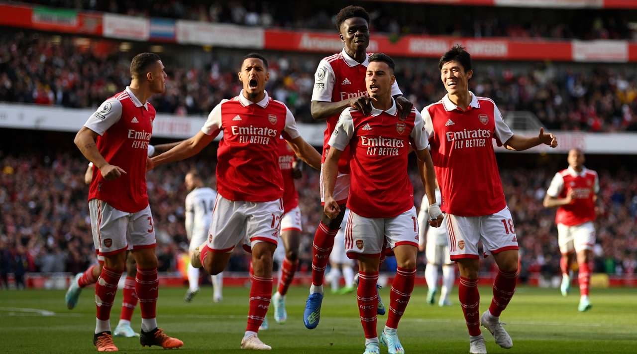 Triumf mes pesë golave, Arsenali mposht Liverpool dhe merr kreun (VIDEO)