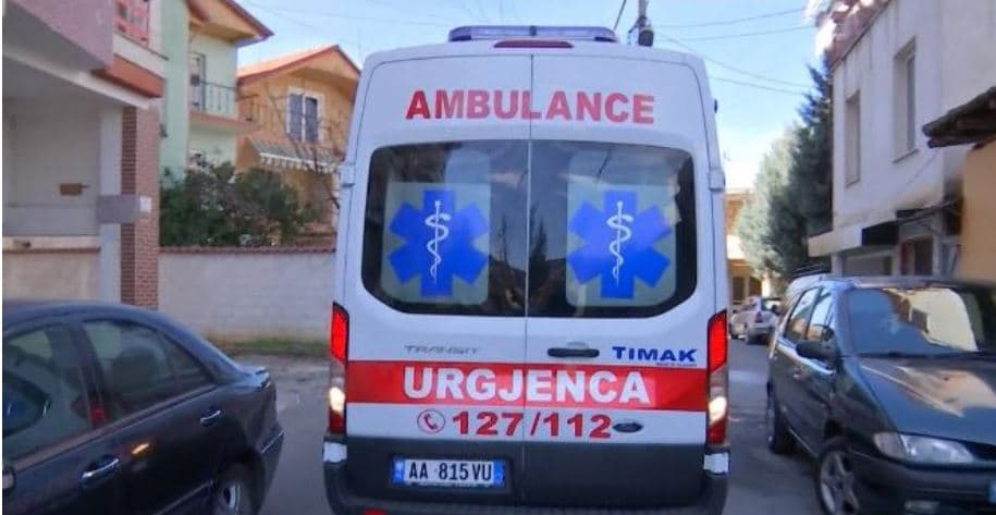 Aksident në Fushë Prezë, kamioni përplas makinën, plagoset një person