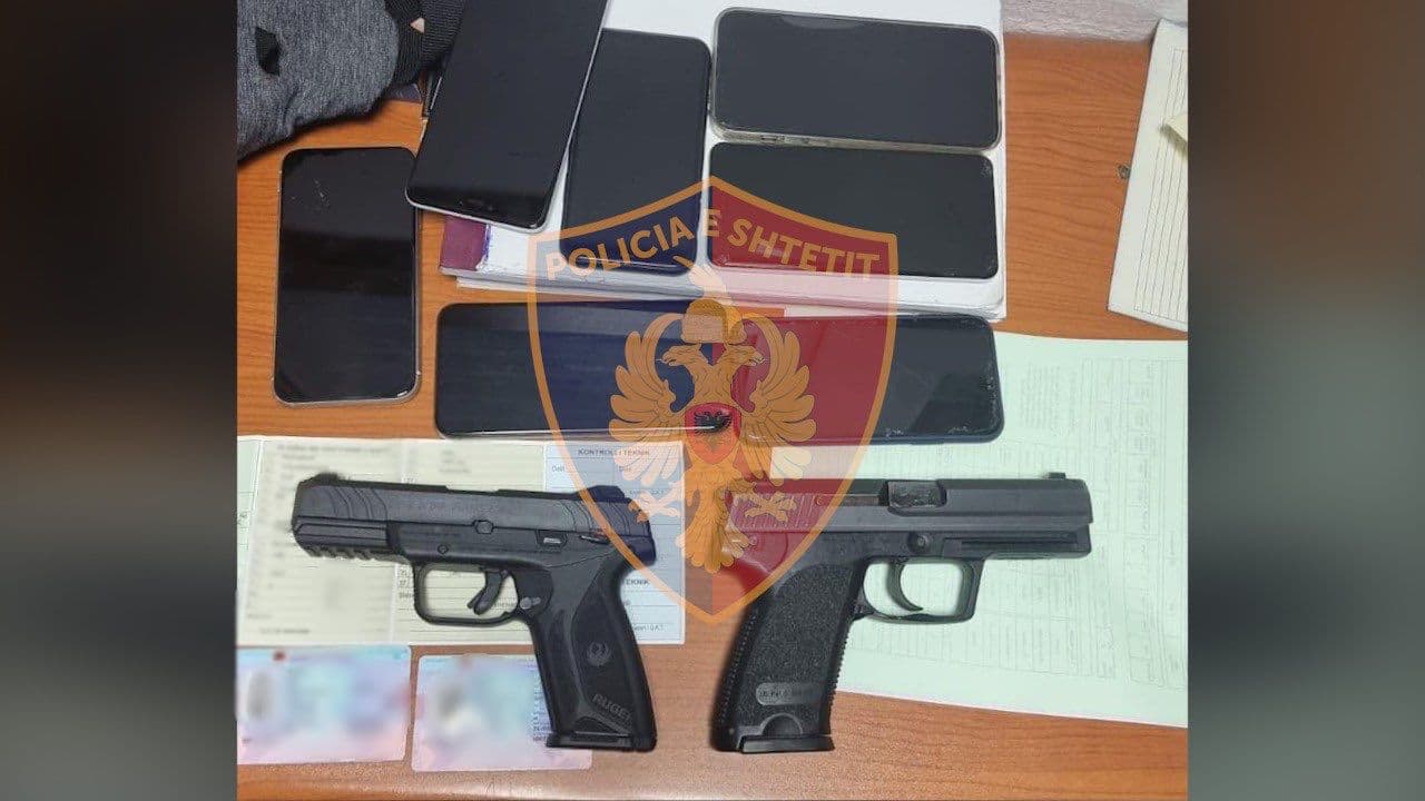 Në makinë të armatosur, arrestohen dy të rinj në Tiranë