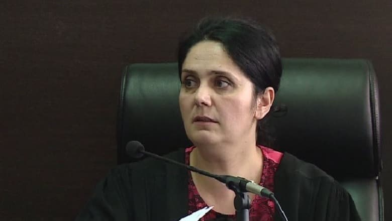 Apeli i GJKKO dënon me tre vite burg ish-gjyqtaren Enkeleida Hoxha