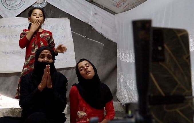 TikTok përfiton para nga transmetimet e drejtpërdrejta të familjeve që lypin