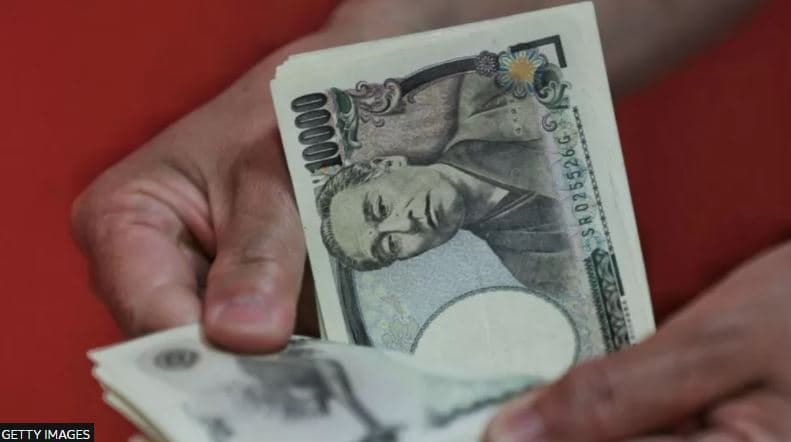 Jeni japonez prek nivelin më të ulët të 32 viteve kundrejt dollarit amerikan