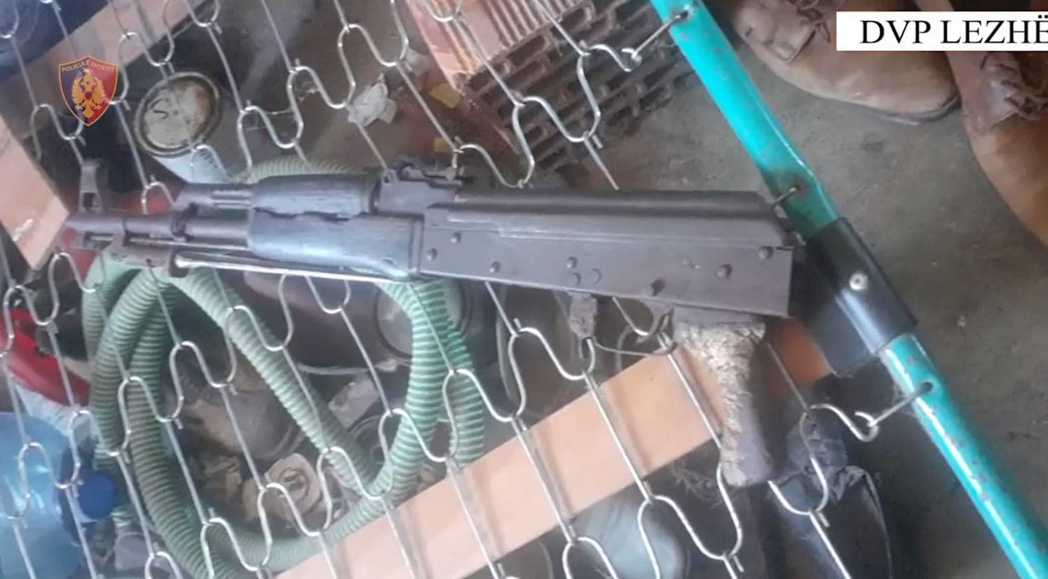 Arrestohen 5 persona në Lezhë, mes tyre njëri me armë, një tjetër në timon nën efektin e drogës