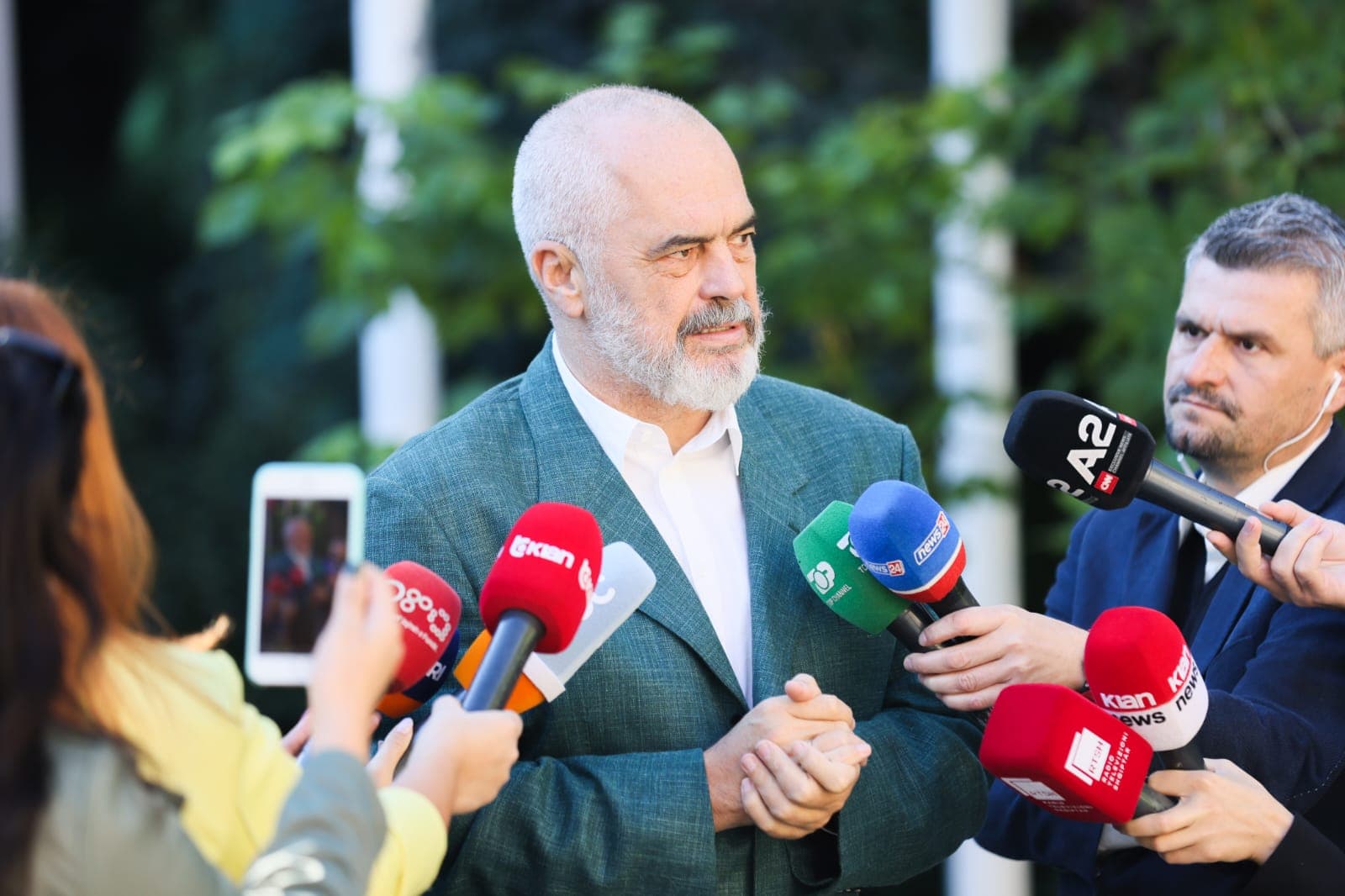 Rama: Jemi në inflacion lufte, buxheti i ri do jetë dyfishi i 2013-ës. Opozita e zhytur në rubla, premton izolim