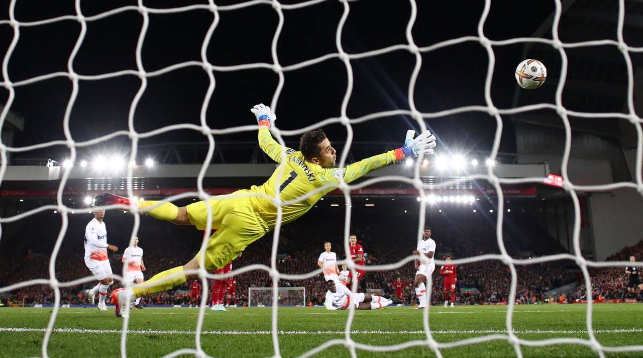 “Ngec” Chelsea, Liverpool mjaftohet me një gol (VIDEO)