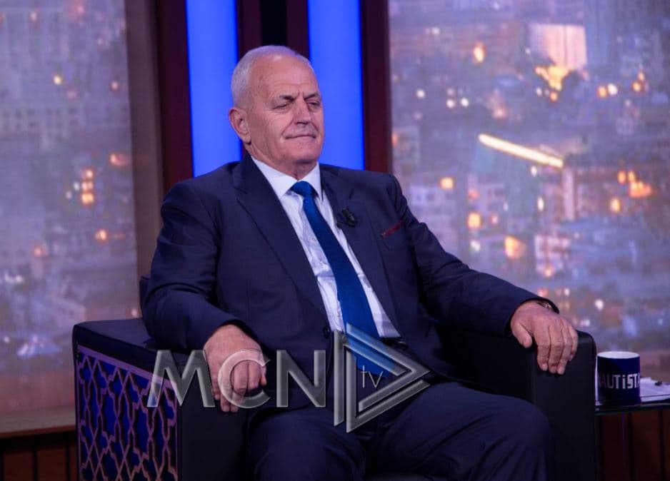 Ndregjoni: Dy partitë kryesore, imituese të sistemit stalinist. Politikanët e varrosin Shqipërinë!