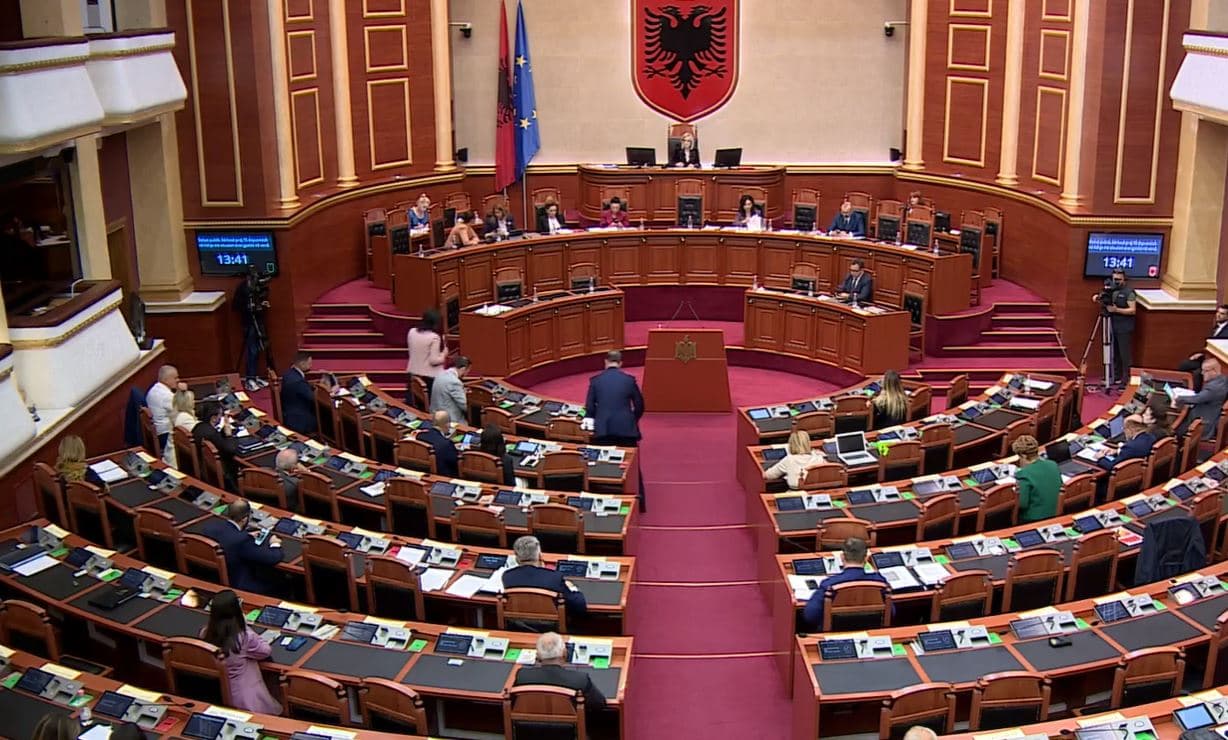 Diskutimet për krizën energjetike, Berisha në Kuvend: Rama ka frikë të jetë këtu, fshihet pas Ballukut