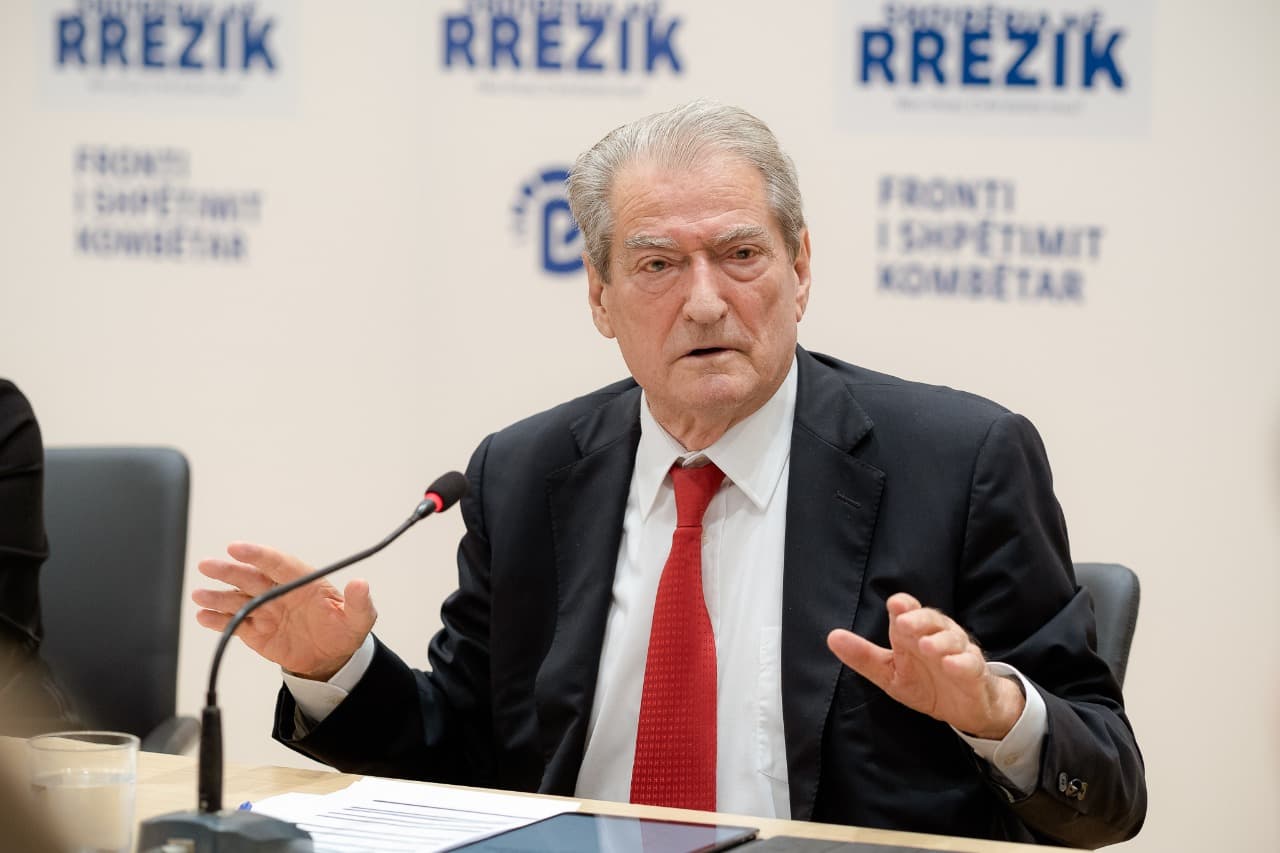 Berisha: Sot të gjithë në shesh, protestë e madhe për mbrojtjen e Teatrit