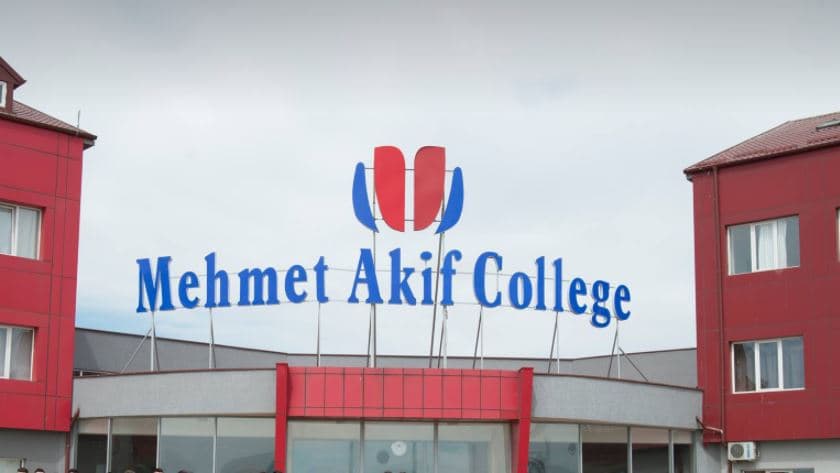 Mbyllja e kolegjit turk, KiE: Vendim politik nën presionin e jashtëm