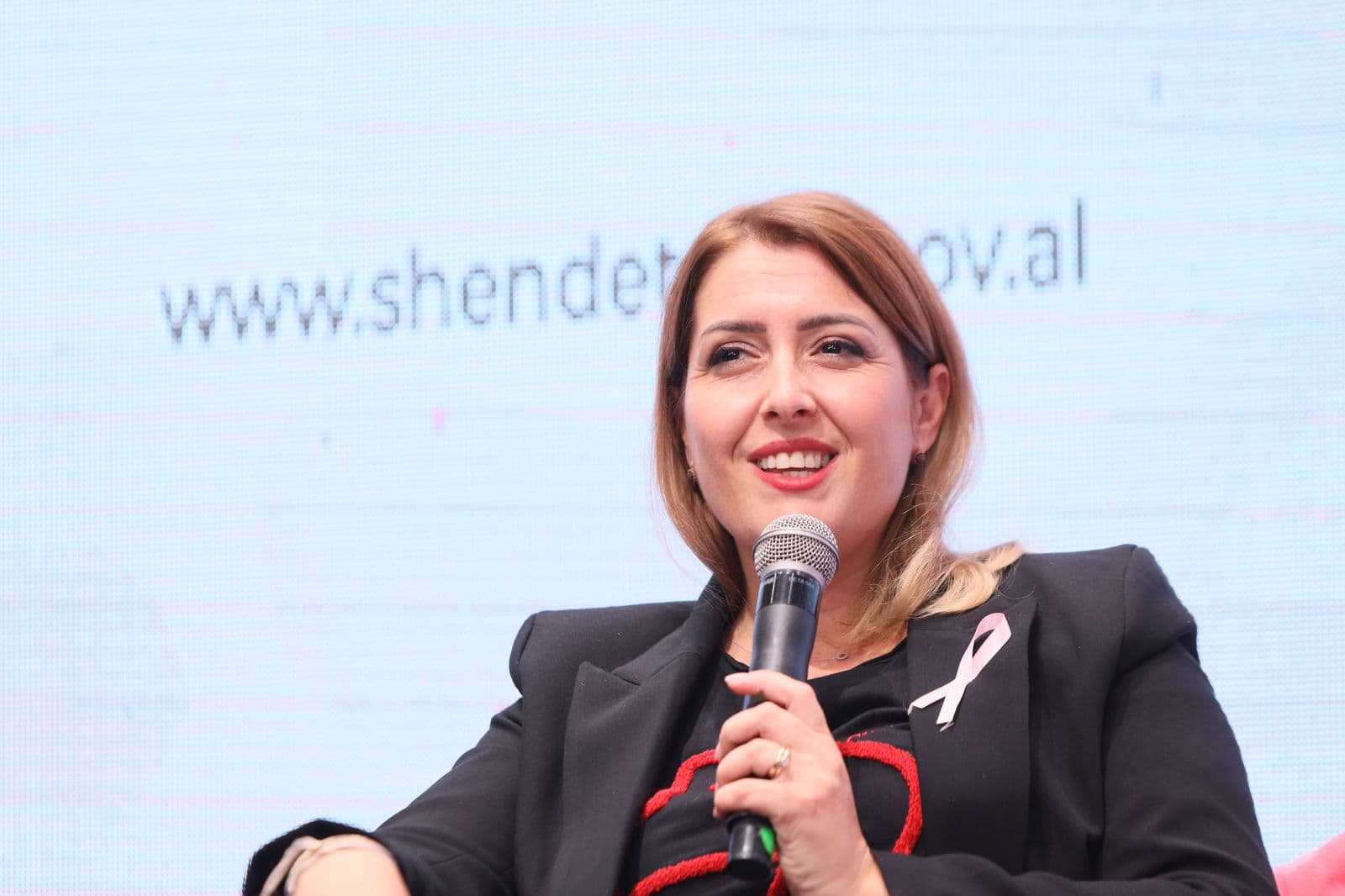        Nga 1 nëntori do të kryhet vaksina HPV, për mbrojtjen e vajzave nga kanceri i qafës së mitrës
