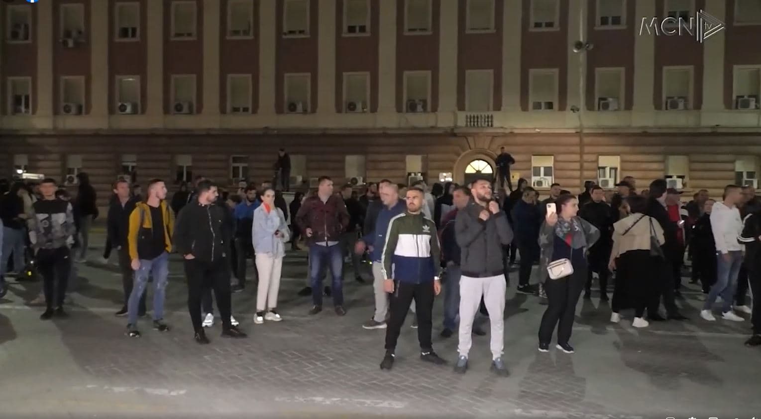  Rama komenton protestën, replika me Metën për kullat dhe oligarkët (VIDEO)