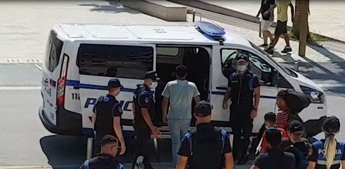 Emri/ Transportonte emigrantë të paligjshëm, arrestohet 54-vjeçarja në Gjirokastër